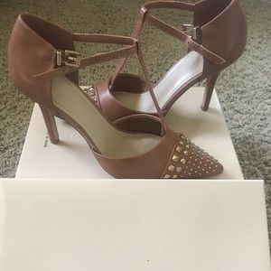 BCBG Like new high heels